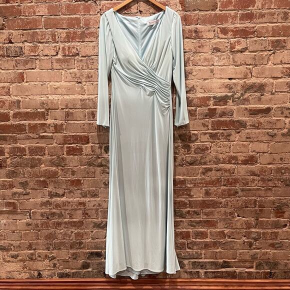 NEW Mac Duggal Long Sleeve Ruched Jersey V-Neck Gown Size 8 - Picture 3 of 8